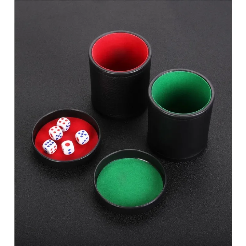 Ensemble de gobelets à dés ave - Board Game Yahtzee avis et prix
